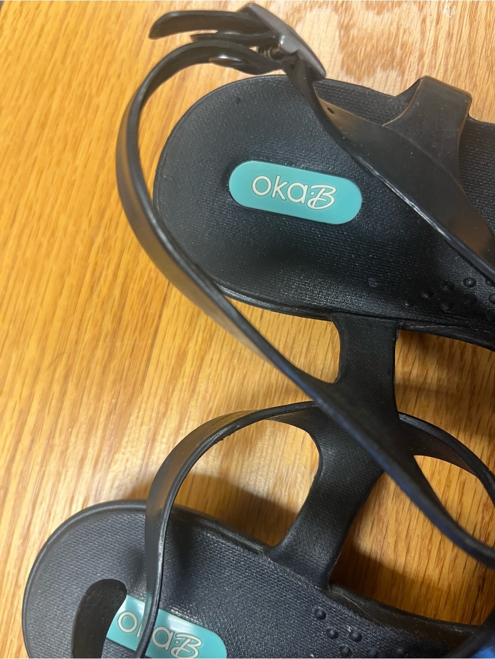 Oka-B Carson Womens size 8 T-Strap Thong Jelly Sandals Black casual minimalist - Picture 2 of 5